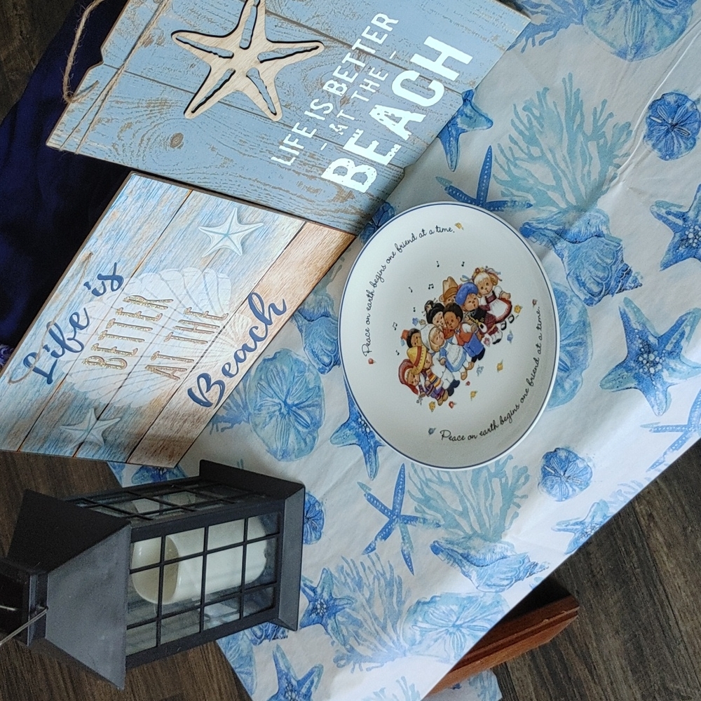 Friends Around The World Collection Plate